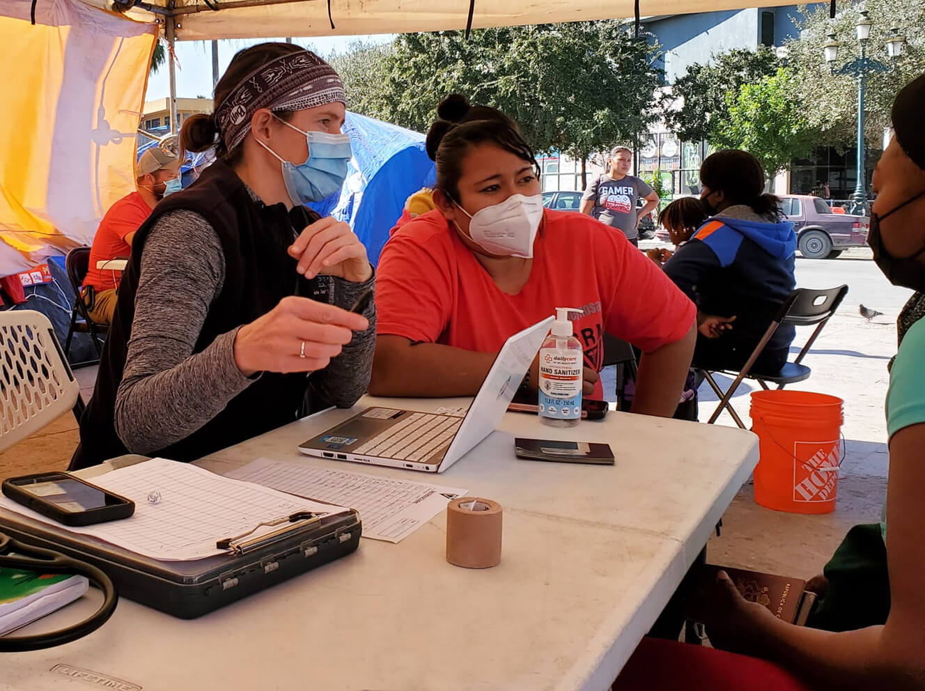 Lindsay Martin, NP, (left) pictured during a recent visit to a migrant clinic in Reynosa, Mexico.